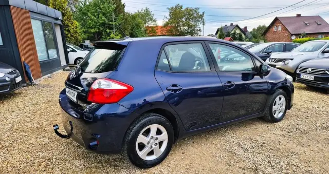 TOYOTA Auris 1.8 HSD Luna