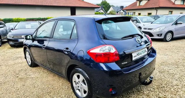 TOYOTA Auris 1.8 HSD Luna