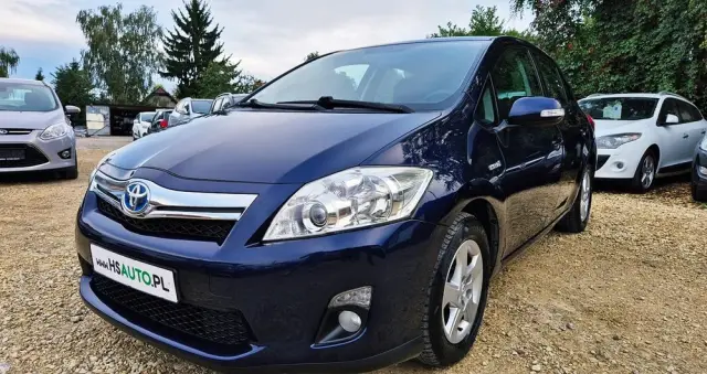 TOYOTA Auris 1.8 HSD Luna