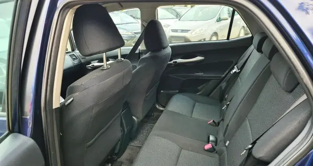 TOYOTA Auris 1.8 HSD Luna