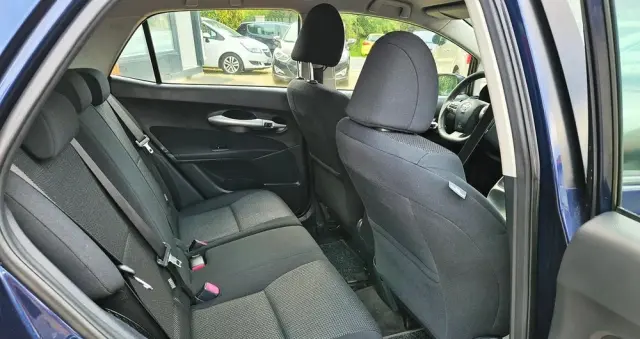 TOYOTA Auris 1.8 HSD Luna