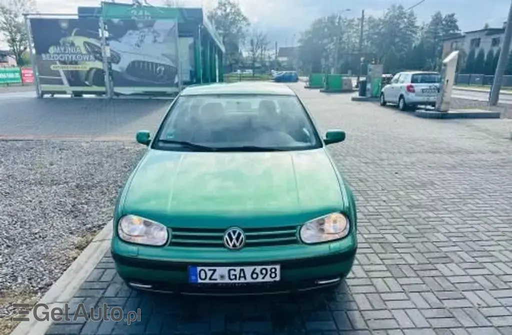 VOLKSWAGEN Golf 
