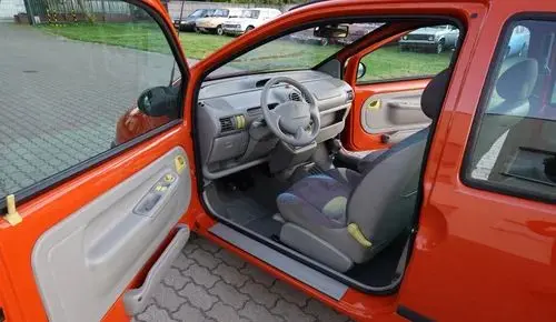 RENAULT Twingo 
