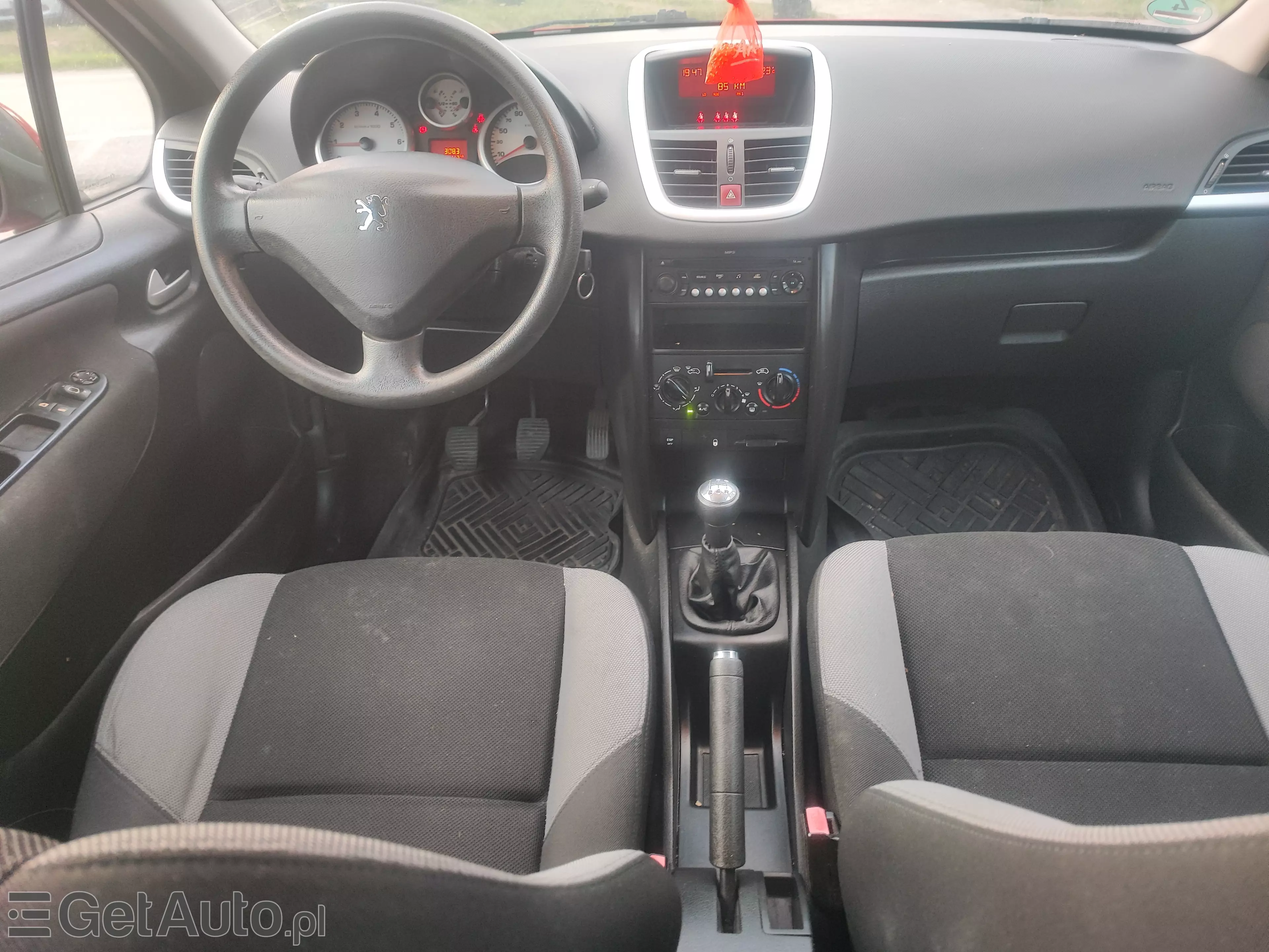 PEUGEOT 207 