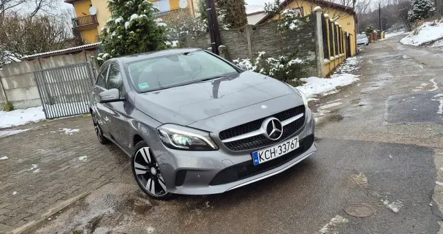 MERCEDES-BENZ Klasa A 180 7G-DCT Urban