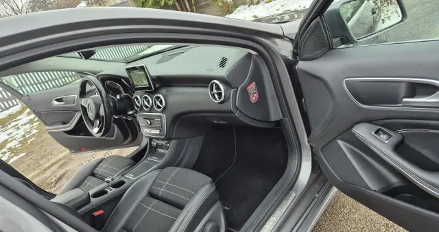 MERCEDES-BENZ Klasa A 180 7G-DCT Urban