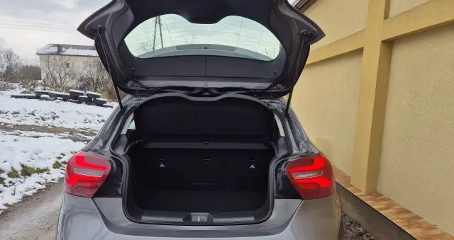 MERCEDES-BENZ Klasa A 180 7G-DCT Urban