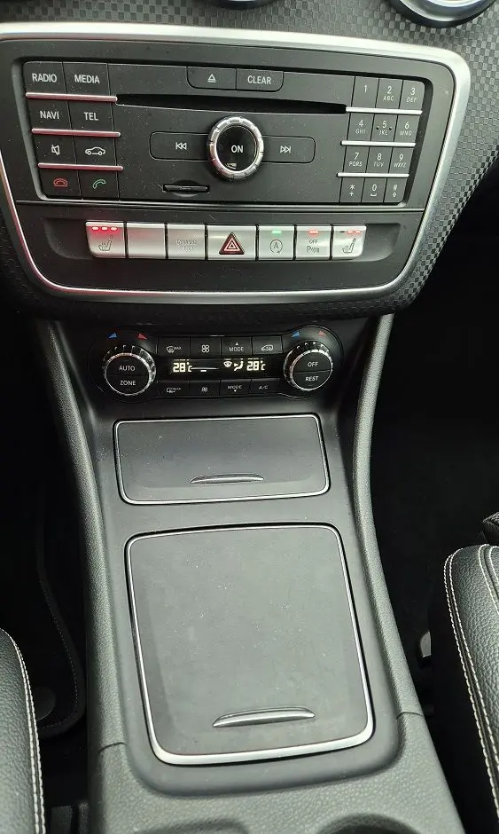 MERCEDES-BENZ Klasa A 180 7G-DCT Urban