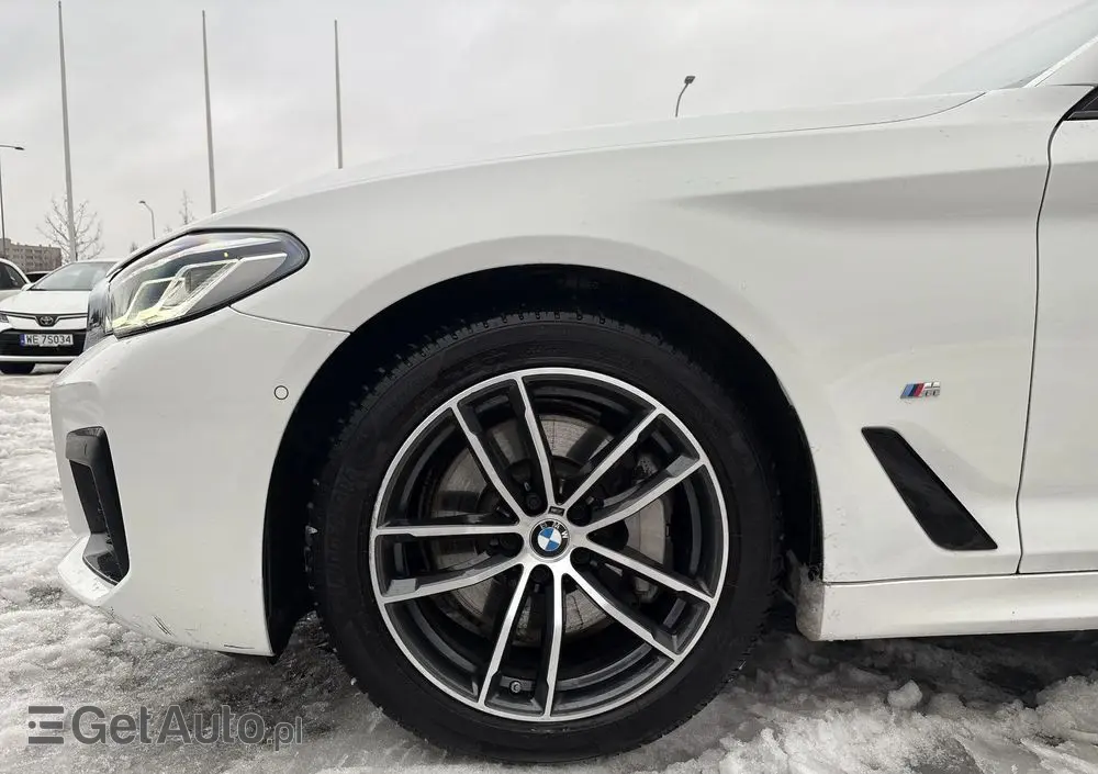 BMW Seria 5 530i xDrive mHEV M Sport sport