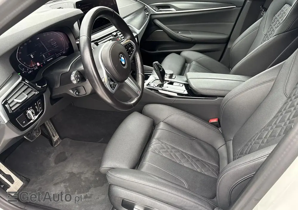 BMW Seria 5 530i xDrive mHEV M Sport sport