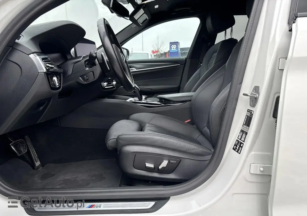 BMW Seria 5 530i xDrive mHEV M Sport sport