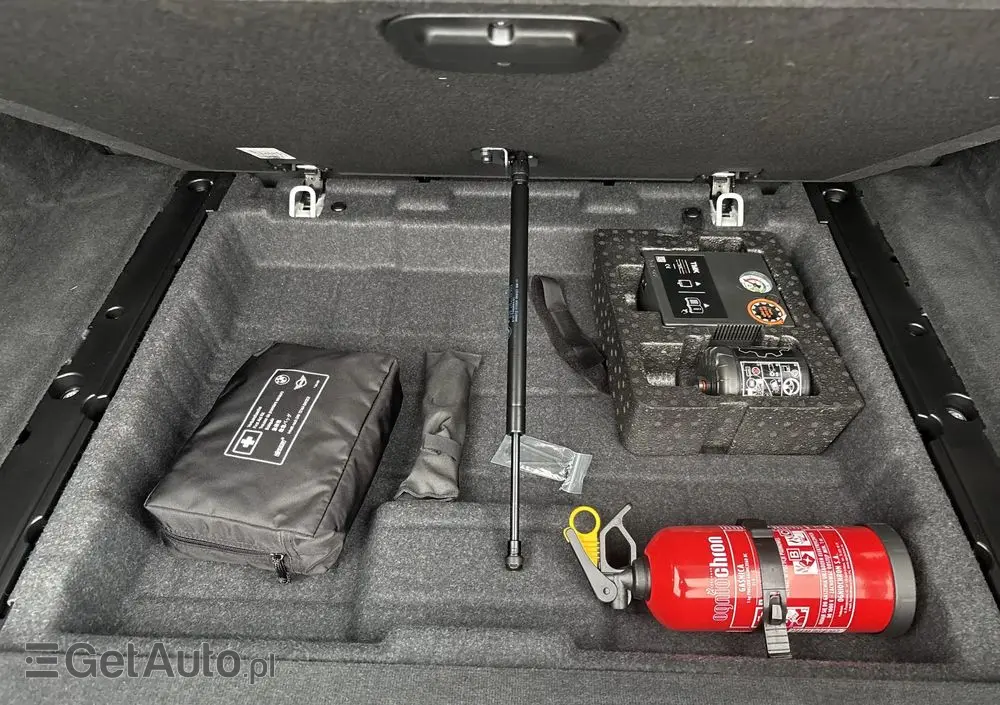 BMW Seria 5 530i xDrive mHEV M Sport sport