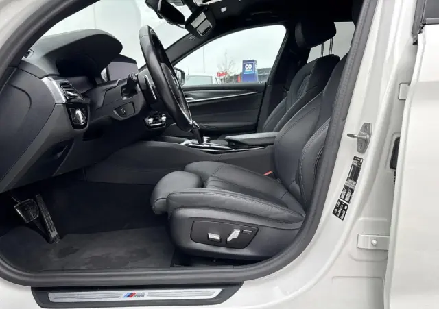 BMW Seria 5 530i xDrive mHEV M Sport sport