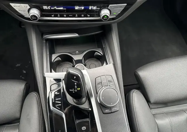 BMW Seria 5 530i xDrive mHEV M Sport sport