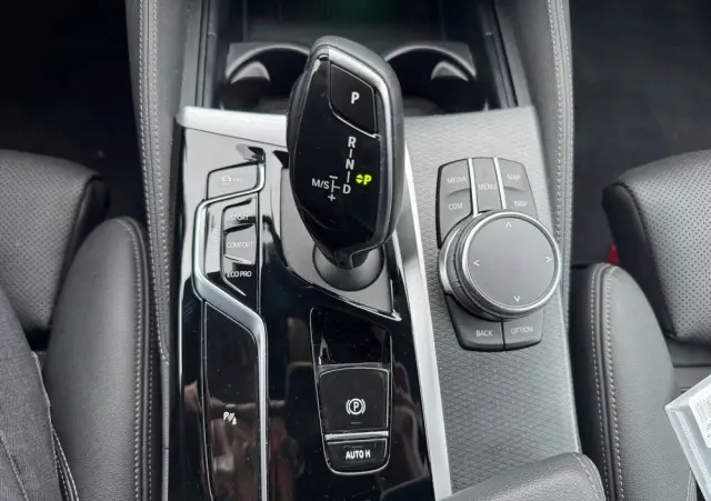 BMW Seria 5 530i xDrive mHEV M Sport sport