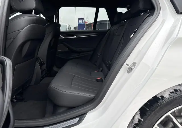 BMW Seria 5 530i xDrive mHEV M Sport sport