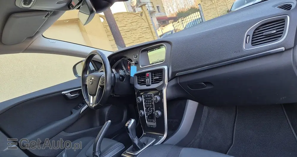 VOLVO V40 D2 Momentum