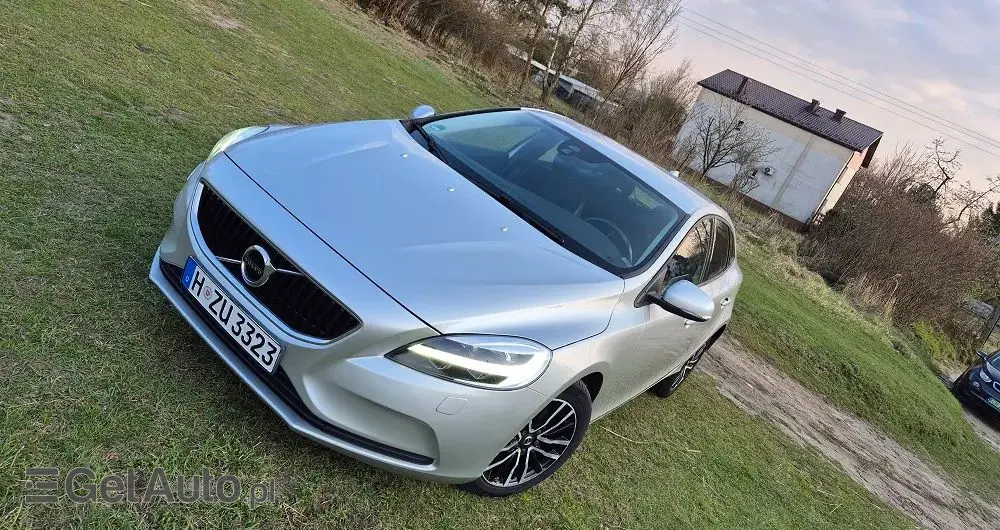 VOLVO V40 D2 Momentum