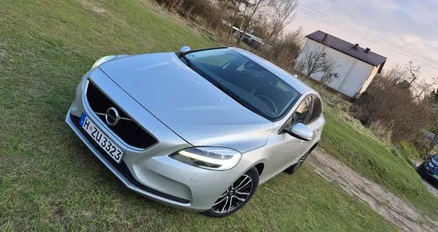 VOLVO V40 D2 Momentum