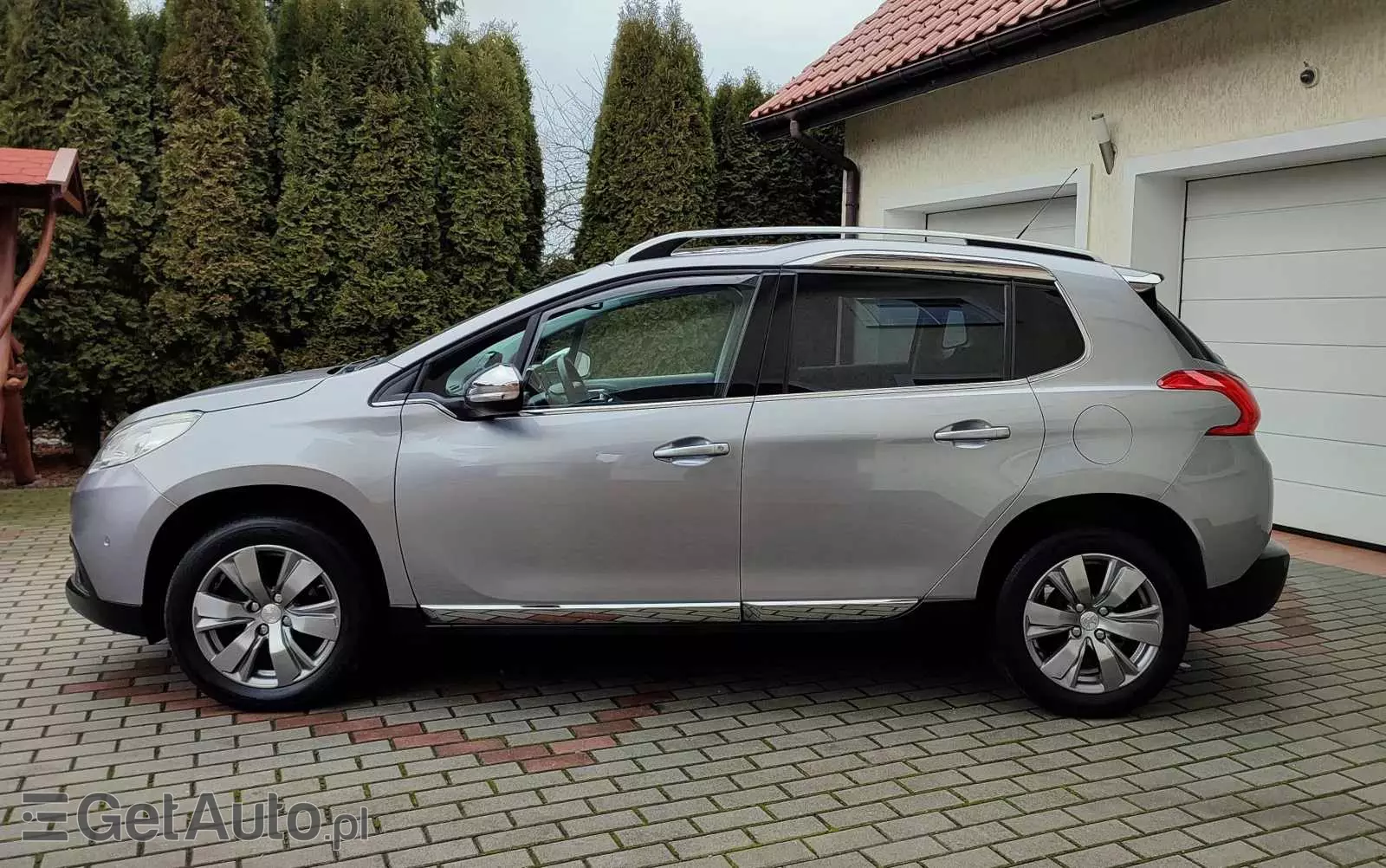 PEUGEOT 2008 PureTech 82 Allure