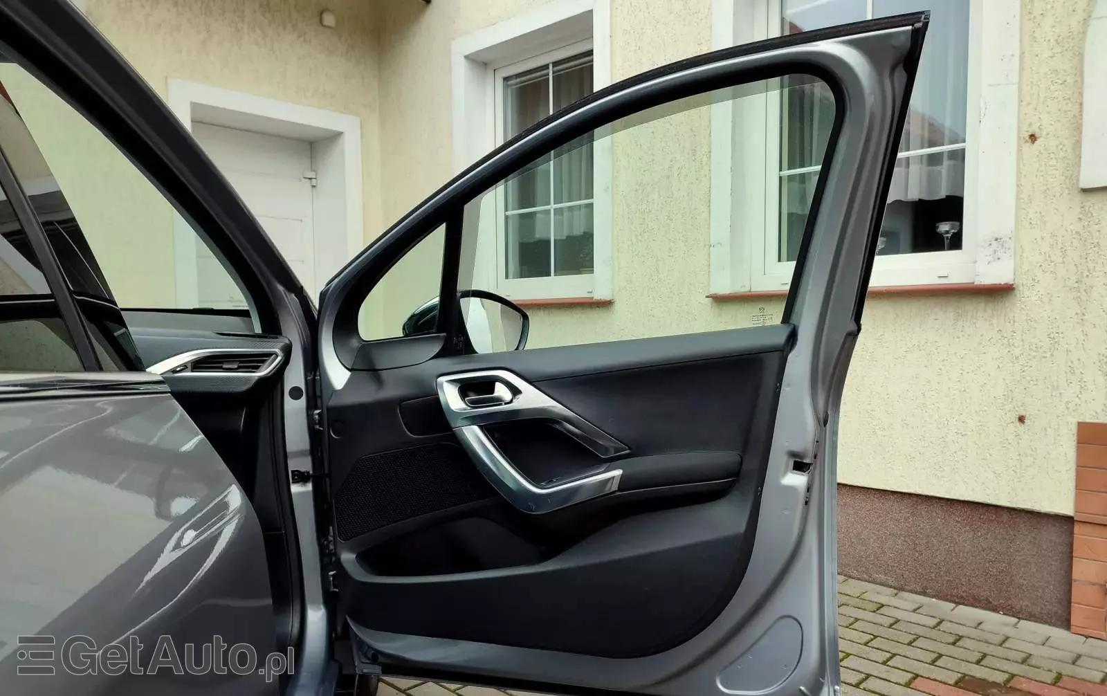 PEUGEOT 2008 PureTech 82 Allure