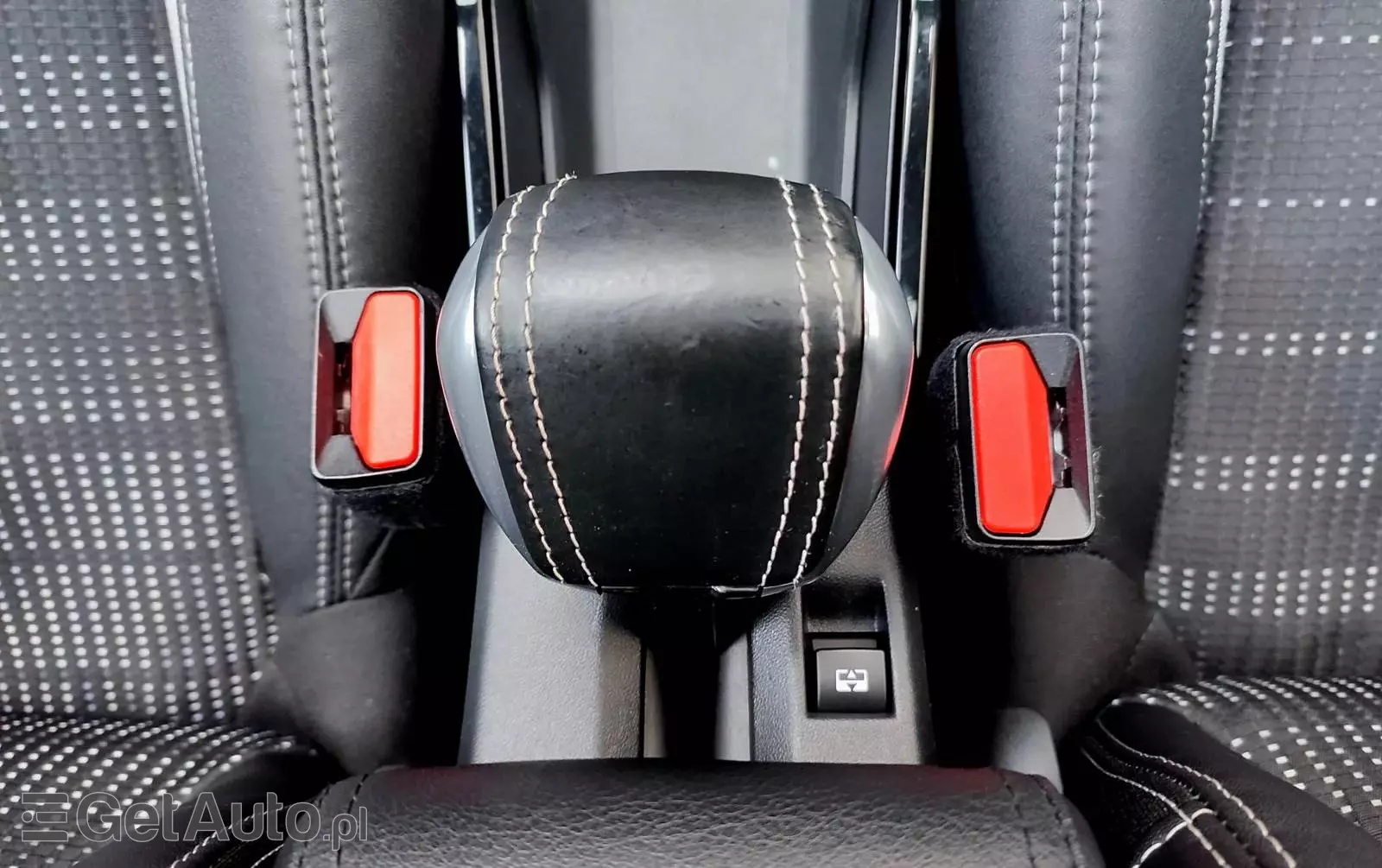 PEUGEOT 2008 PureTech 82 Allure