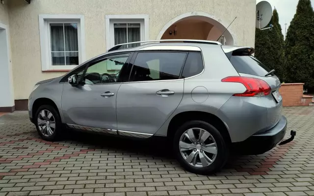 PEUGEOT 2008 PureTech 82 Allure