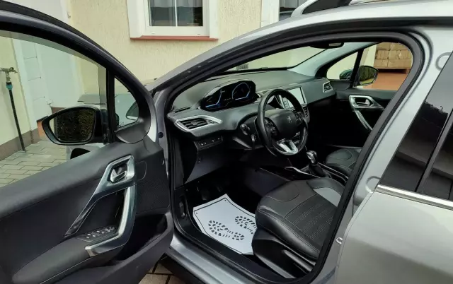 PEUGEOT 2008 PureTech 82 Allure