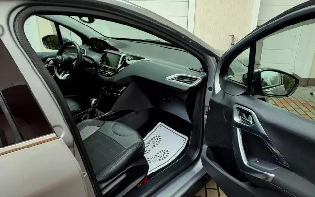 PEUGEOT 2008 PureTech 82 Allure