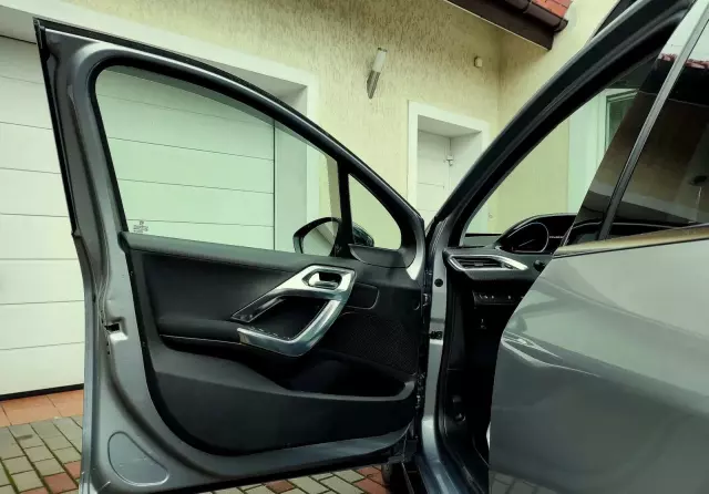 PEUGEOT 2008 PureTech 82 Allure