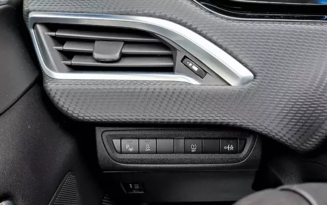 PEUGEOT 2008 PureTech 82 Allure