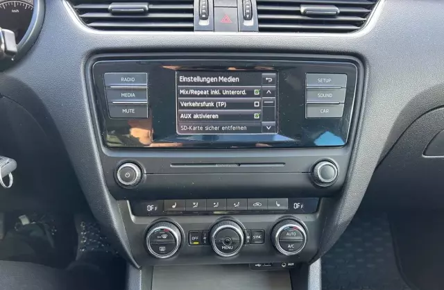 SKODA Octavia 1.6 TDI (110 KM)