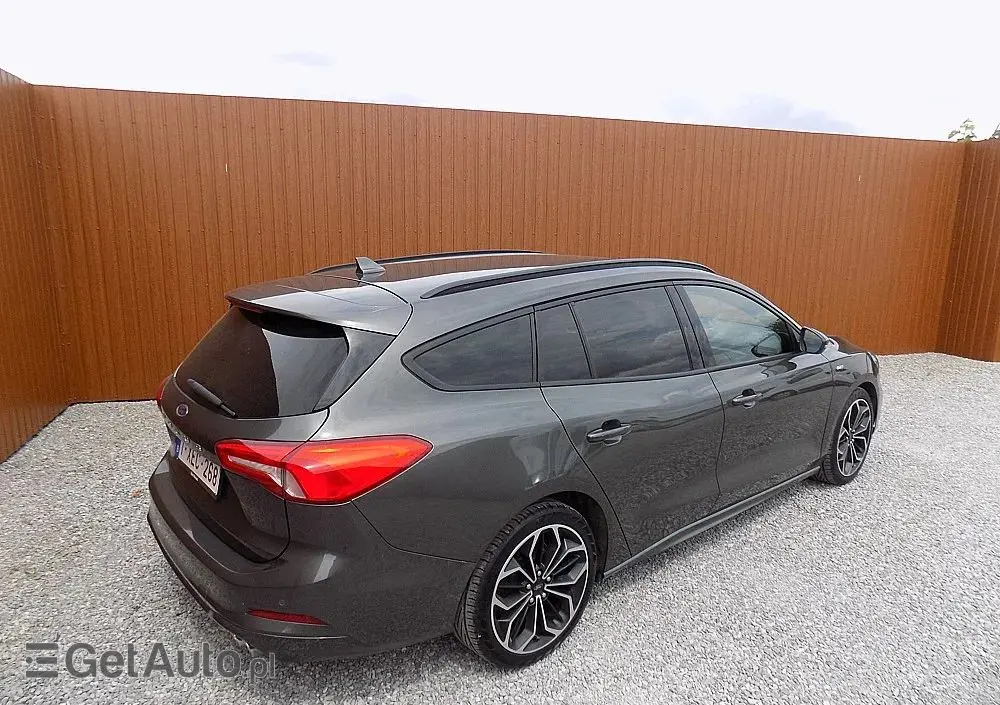 FORD Focus SW Ver-turnier-1-5-ecoblue-start--stopp--system-st--line-design