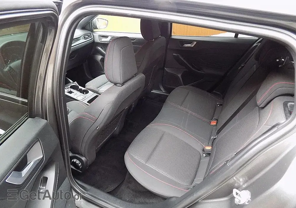 FORD Focus SW Ver-turnier-1-5-ecoblue-start--stopp--system-st--line-design