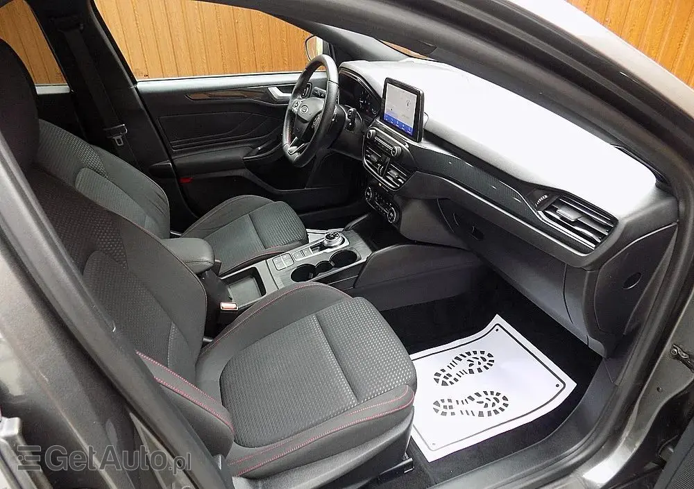 FORD Focus SW Ver-turnier-1-5-ecoblue-start--stopp--system-st--line-design