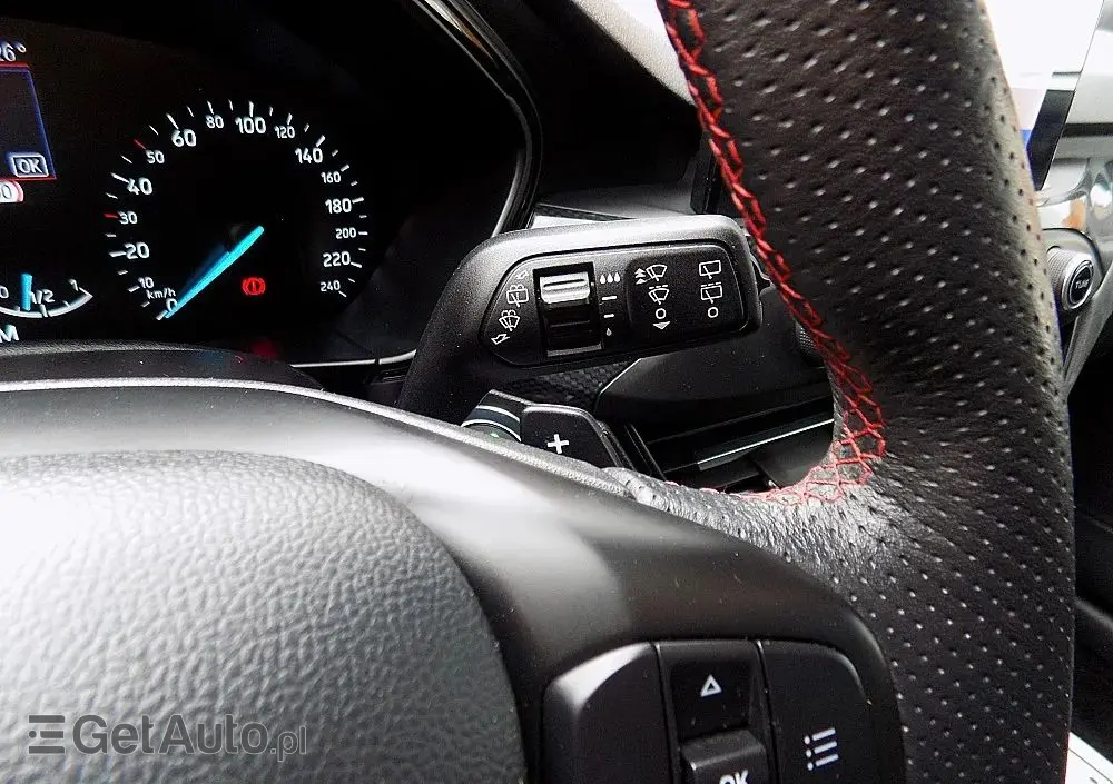 FORD Focus SW Ver-turnier-1-5-ecoblue-start--stopp--system-st--line-design