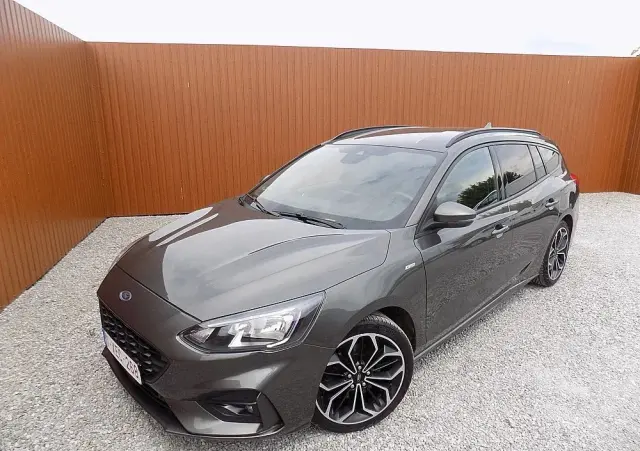 FORD Focus SW Ver-turnier-1-5-ecoblue-start--stopp--system-st--line-design