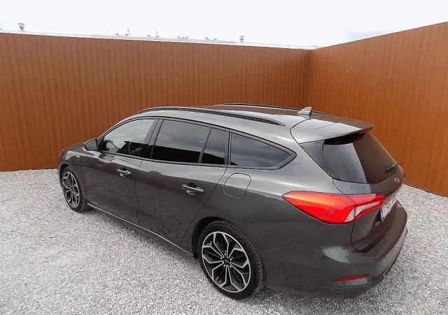 FORD Focus SW Ver-turnier-1-5-ecoblue-start--stopp--system-st--line-design