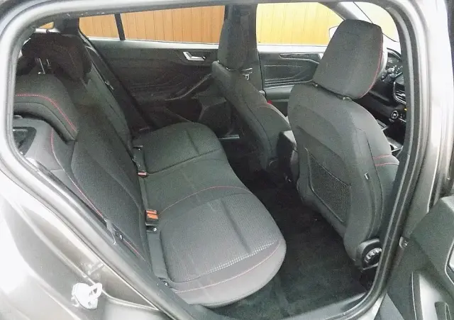 FORD Focus SW Ver-turnier-1-5-ecoblue-start--stopp--system-st--line-design