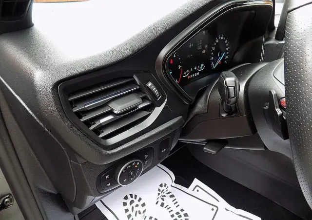 FORD Focus SW Ver-turnier-1-5-ecoblue-start--stopp--system-st--line-design