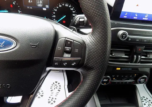 FORD Focus SW Ver-turnier-1-5-ecoblue-start--stopp--system-st--line-design