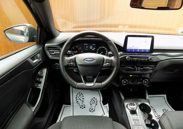 FORD Focus SW Ver-turnier-1-5-ecoblue-start--stopp--system-st--line-design