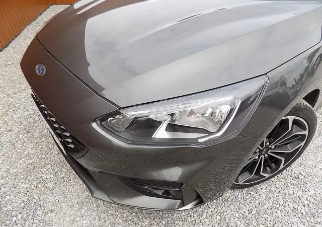 FORD Focus SW Ver-turnier-1-5-ecoblue-start--stopp--system-st--line-design