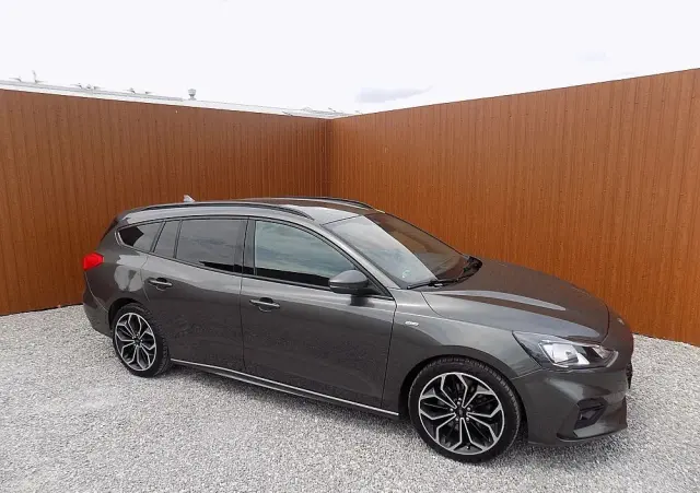 FORD Focus SW Ver-turnier-1-5-ecoblue-start--stopp--system-st--line-design