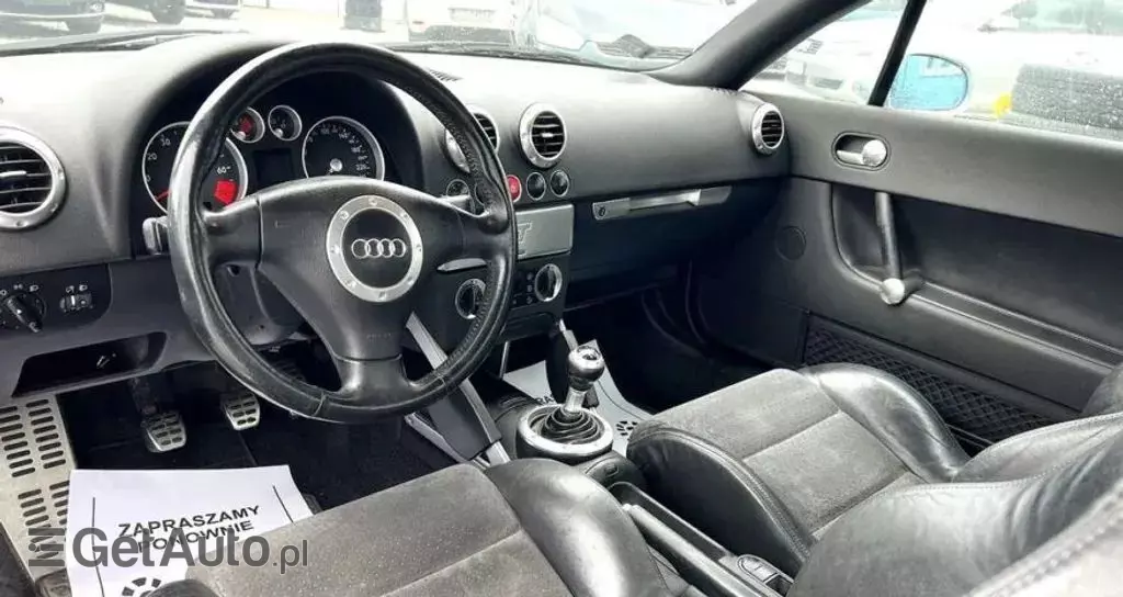 AUDI TT 