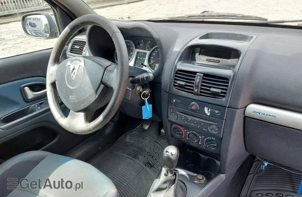 RENAULT Clio 