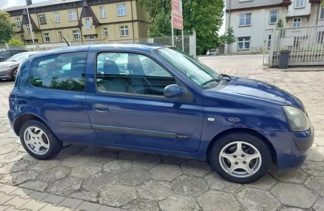 RENAULT Clio 