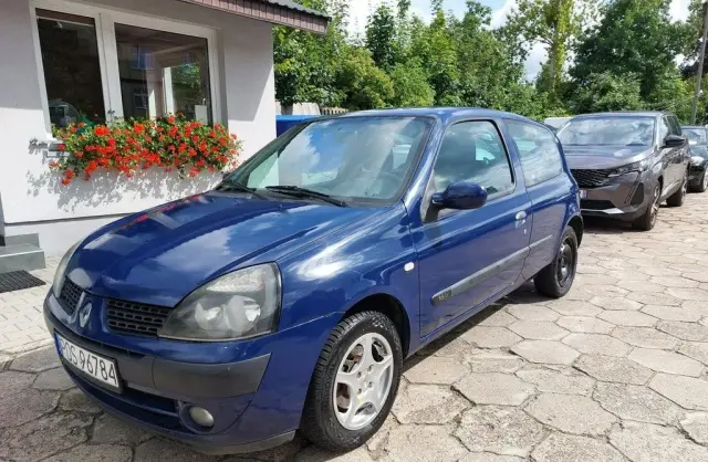 RENAULT Clio 