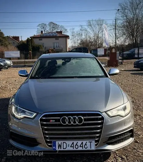 AUDI S6 