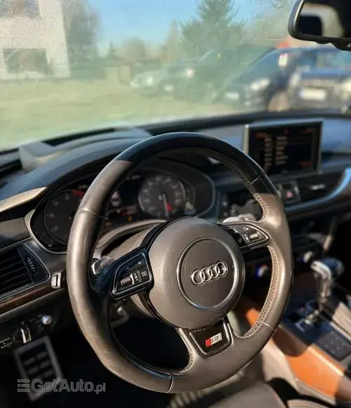 AUDI S6 